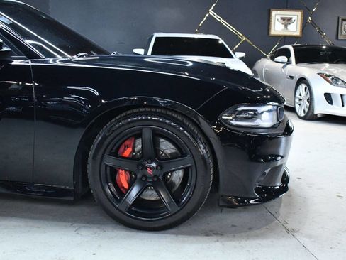 Used 2017 Dodge Charger R/T image 8