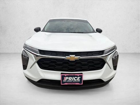 Used 2024 Chevrolet Trax LS FWD image 11