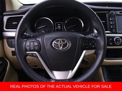 Used 2014 Toyota Highlander Limited AWD/4WD image 12