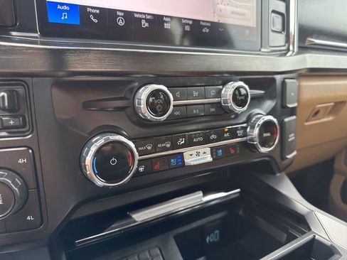 Used 2024 Ford F250 Lariat w/ Lariat Ultimate Package AWD/4WD image 5