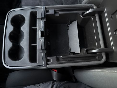 Used 2017 GMC Sierra 1500 SLE w/ SLE Value Package image 32