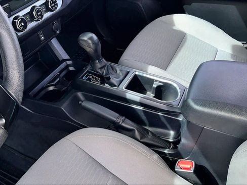 Used 2018 Toyota Tacoma SR w/ SR Convenience Package image 13