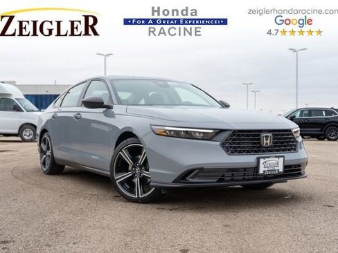 Used 2025 Honda Accord SE image 1