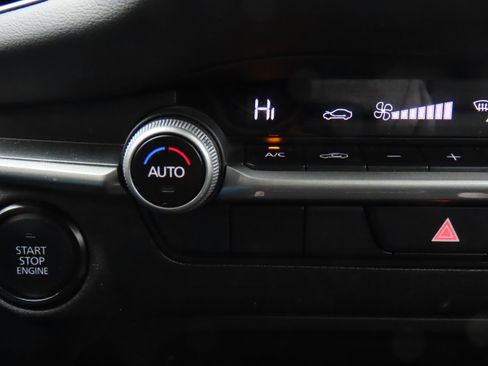 Used 2024 MAZDA MAZDA3 s image 26