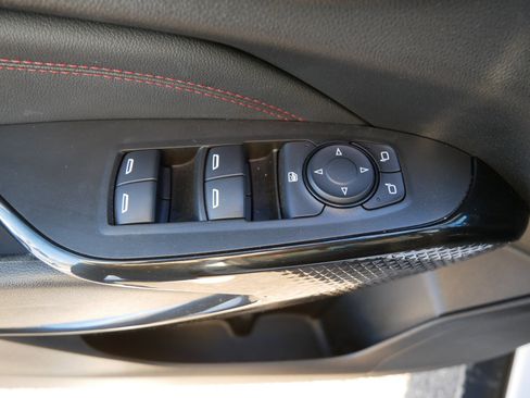 Used 2024 Chevrolet Trax RS w/ Sunroof Package image 20