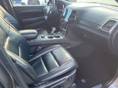 Used 2020 Jeep Grand Cherokee Limited image 14