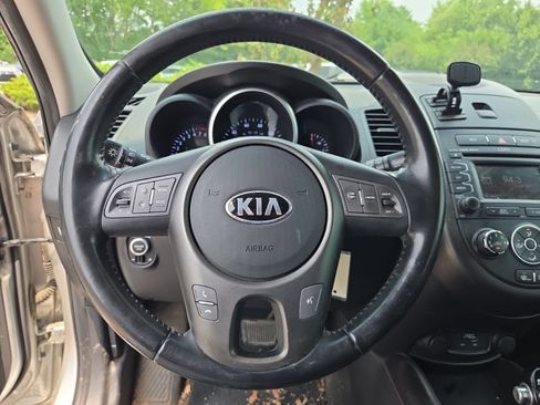 Used 2013 Kia Soul + w/ Audio Pkg FWD image 14