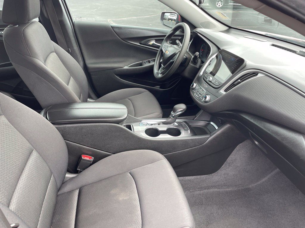 Used 2025 Chevrolet Malibu LT FWD image 25