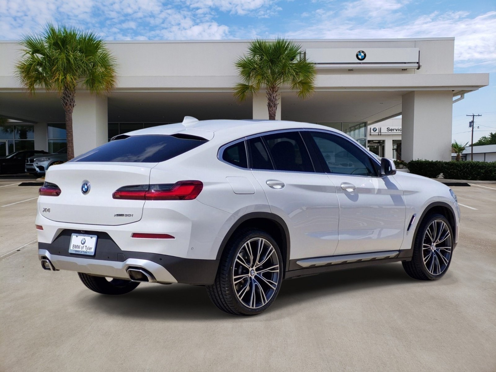 Certified 2024 BMW X4 xDrive30i w/ Premium Package AWD/4WD image 6