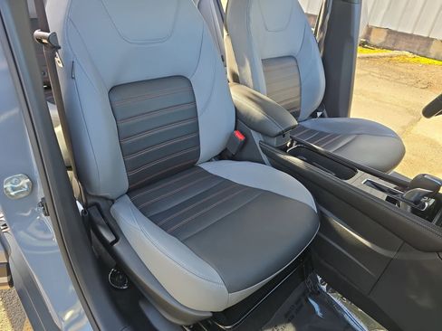 Used 2023 Nissan Kicks SR w/ SR Premium Package image 16