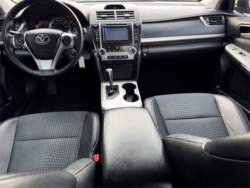 Used 2013 Toyota Camry SE image 10