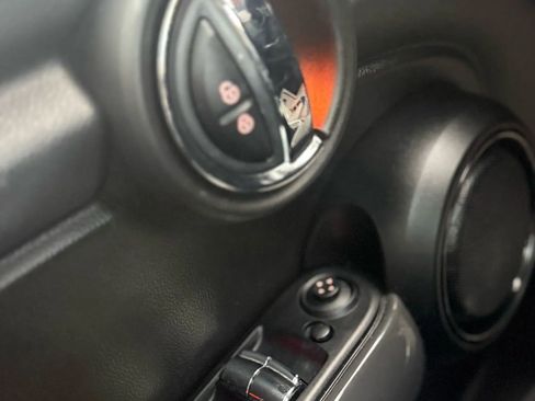 Used 2015 MINI Cooper 4-Door Hardtop image 37