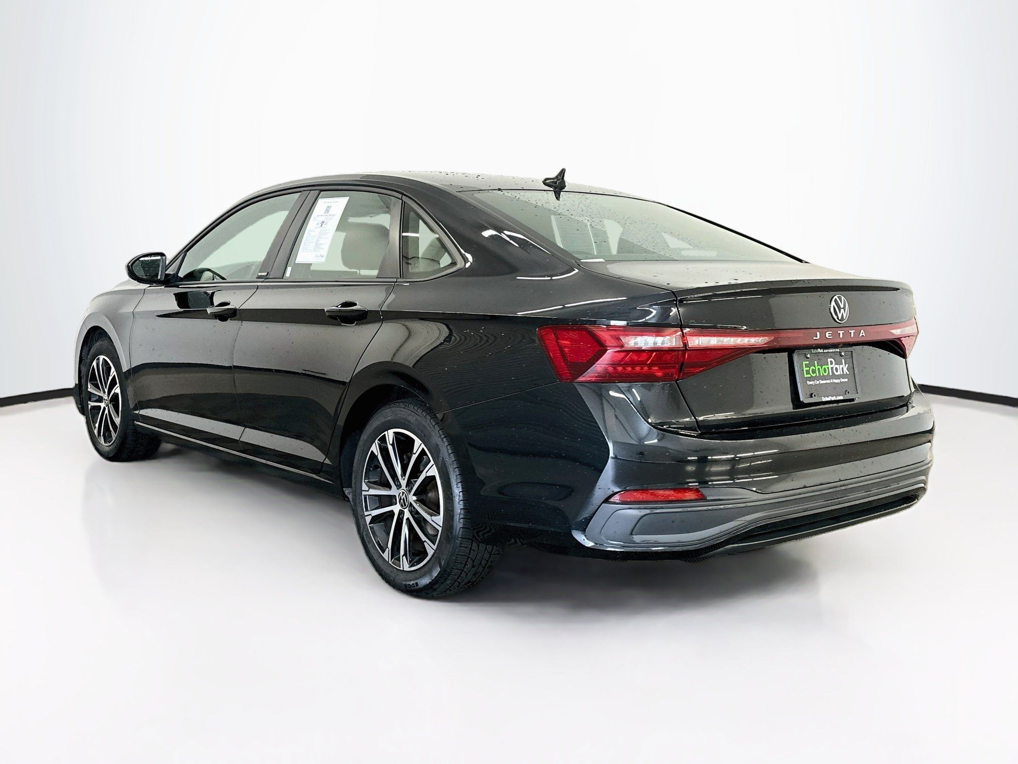 Used 2025 Volkswagen Jetta Sport FWD image 5