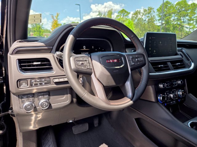 Used 2023 GMC Yukon AT4 w/ Technology Package AWD/4WD image 10
