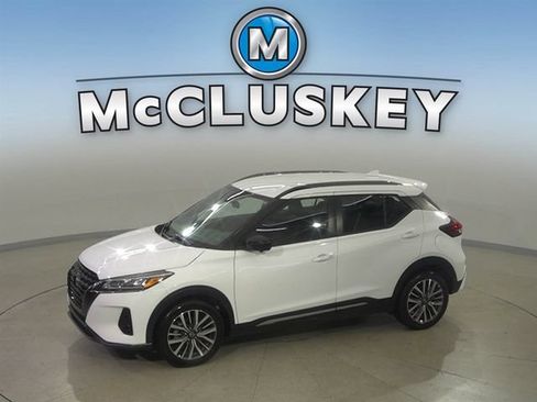 Used 2024 Nissan Kicks SR FWD image 1