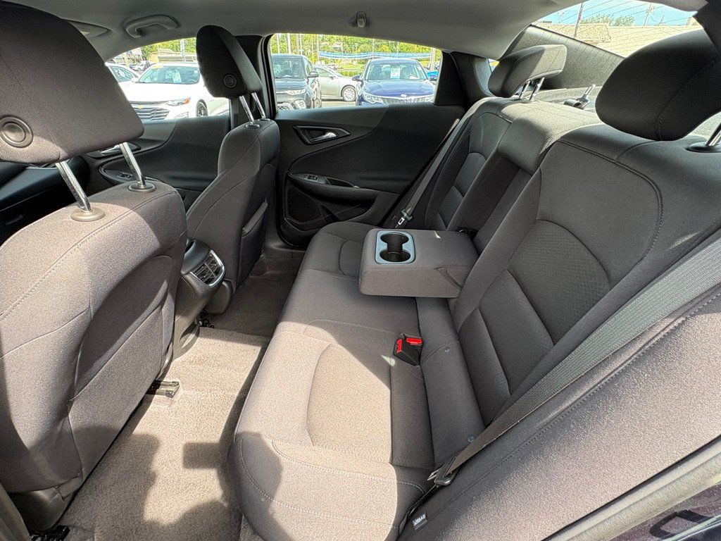 Used 2023 Chevrolet Malibu LT FWD image 12