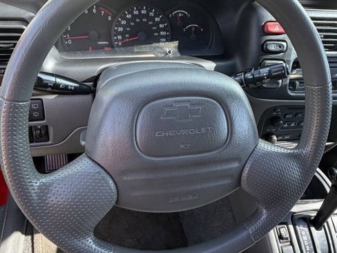 Used 2003 Chevrolet Tracker 2WD w/ Preferred Equipment Group image 10