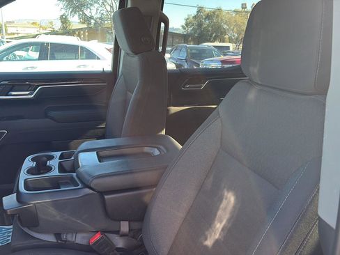 Used 2025 GMC Sierra 1500 Elevation image 12