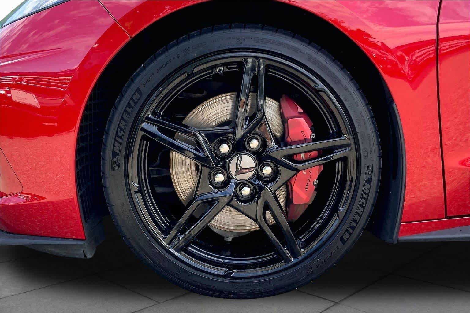 Used 2025 Chevrolet Corvette Stingray Preferred Cpe w/ Z51 Performance Package RWD image 11