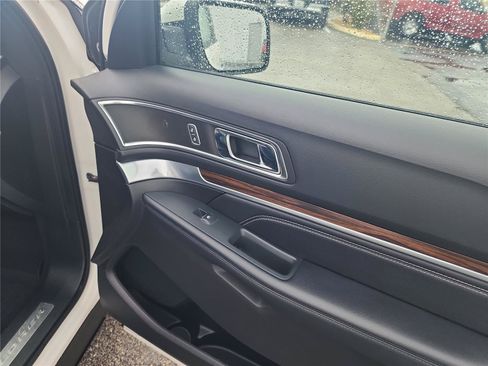 Certified 2018 Ford Explorer Limited w/ Equipment Group 301A AWD/4WD image 25