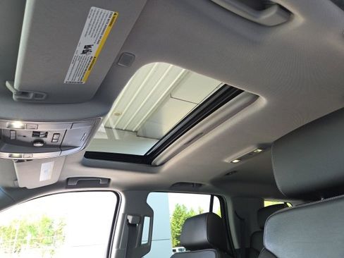 Used 2017 Chevrolet Tahoe LT w/ Luxury Package image 7