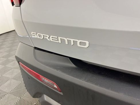 Used 2023 Kia Sorento X-Line EX image 4