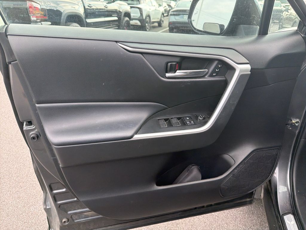 Used 2022 Toyota RAV4 XLE Premium AWD/4WD image 11