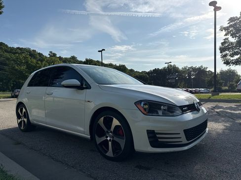 Used 2017 Volkswagen GTI S FWD image 3