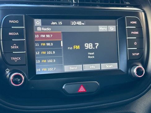 Used 2021 Kia Soul LX image 24