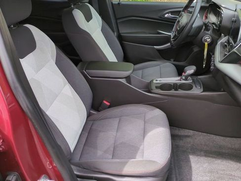 Used 2024 Chevrolet Trax RS w/ Driver Confidence Package FWD image 26