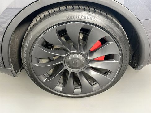 Used 2022 Tesla Model Y Performance image 11