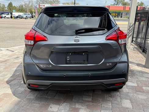 Used 2020 Nissan Kicks SR w/ SR Premium Package image 9