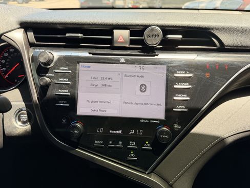 Used 2018 Toyota Camry XSE FWD image 19