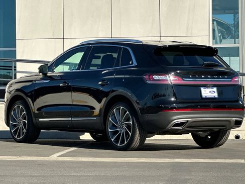 Used 2023 Lincoln Nautilus Reserve w/ Equipment Group 202A image 5