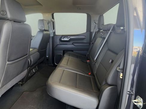 Used 2025 GMC Sierra 1500 SLT image 23