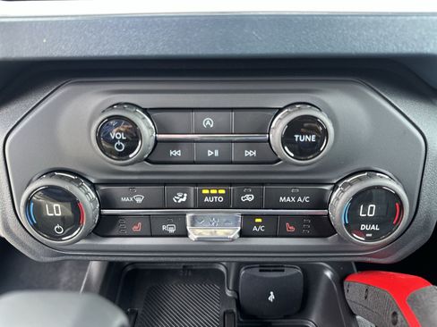 New 2026 Ford Bronco Heritage Edition AWD/4WD image 29