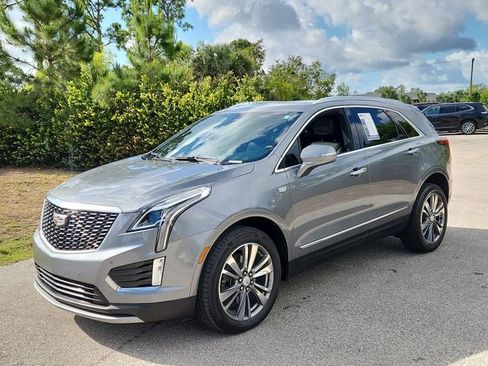 Certified 2021 Cadillac XT5 Premium Luxury FWD image 2