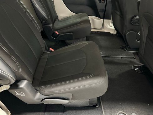 Used 2023 Chrysler Voyager LX image 55