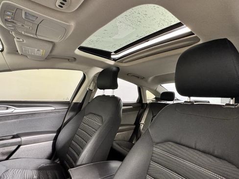Used 2016 Ford Fusion SE FWD image 15