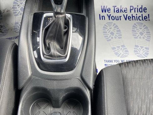 Used 2017 Nissan Rogue S image 16
