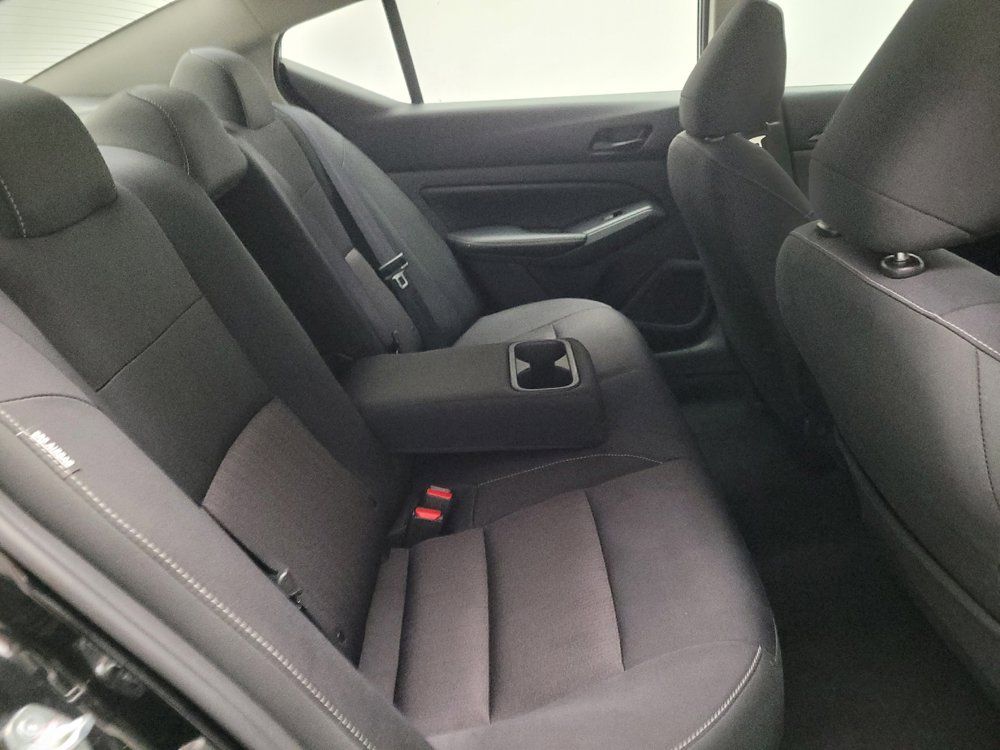 Used 2025 Nissan Altima 2.5 SV FWD image 19