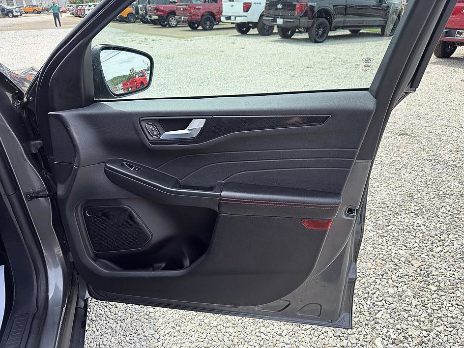 Used 2023 Ford Escape ST-Line w/ Tech Pack #1 AWD/4WD image 14