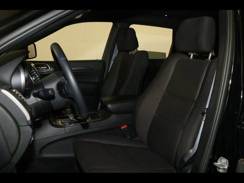 Used 2022 Jeep Grand Cherokee Laredo E w/ Security & Convenience Group image 18