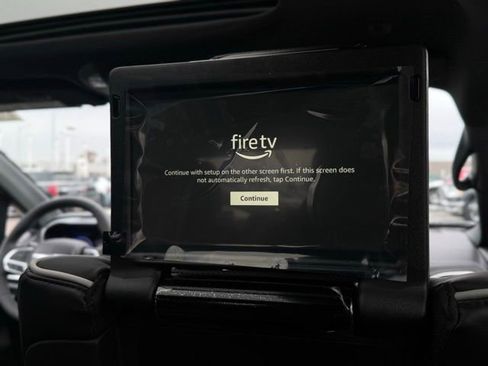 New 2026 Chrysler Pacifica Limited w/ Uconnect Theater Family Group image 26