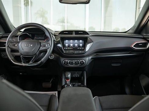 Used 2021 Chevrolet TrailBlazer RS w/ Sun and Liftgate Package image 41