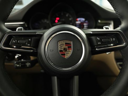 Certified 2026 Porsche Macan AWD/4WD image 35