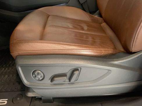 Used 2020 Audi Q5 2.0T Premium w/ Convenience Package image 12