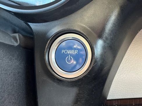 Used 2021 Toyota Sienna XLE image 16