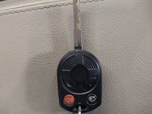 Used 2017 Ford Focus SE FWD image 32