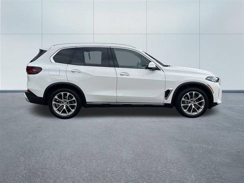 Used 2025 BMW X5 xDrive40i w/ Premium Package AWD/4WD image 5